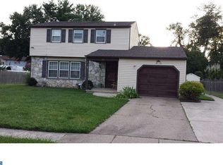 28 Grant Dr, Laurel Springs, NJ 08021