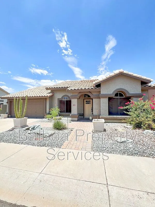 4 bed, 2.0 bath, 1650 sqft, $2,975 — Photo 1