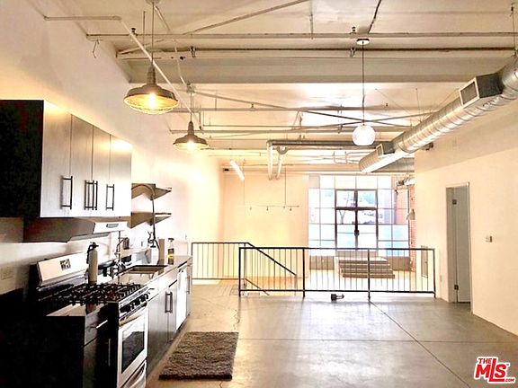 5th image of 500 Molino St APT 113