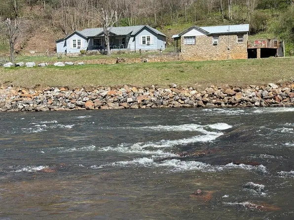 153 N River Rd, Sylva, NC 28779