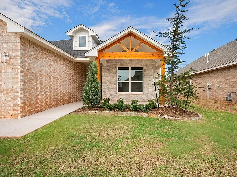 4909 Misty Wood Ln — Photo 5