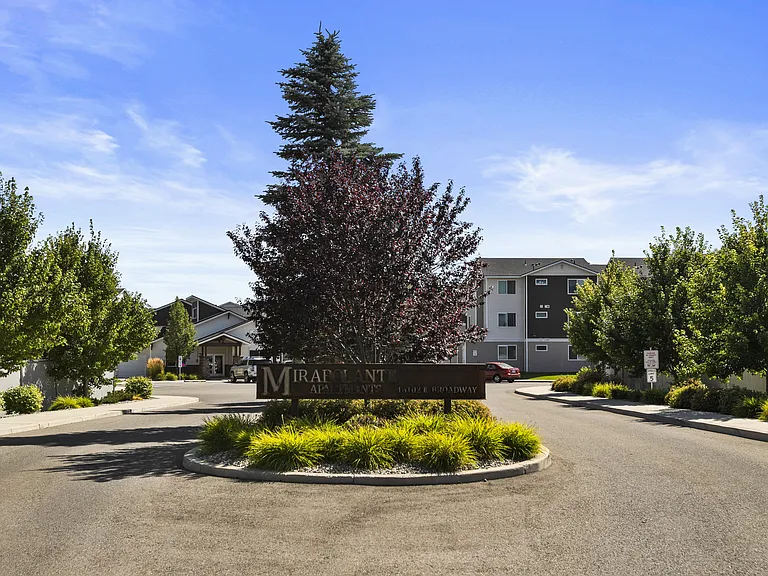 Mirabolante Apartments — Photo 31