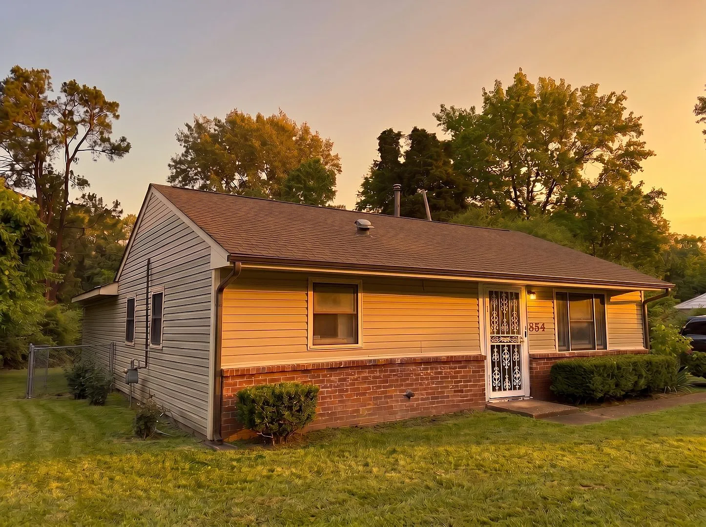 854 Carrolton Ave - Renovated And Ready For You! - Vouchers Accepted — Photo 1