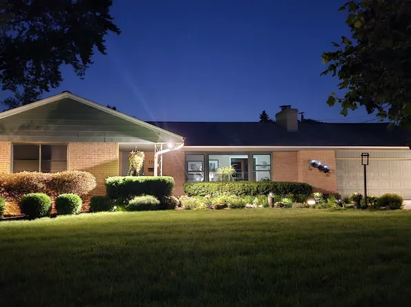 170 Alschuler Dr, Aurora, IL 60506