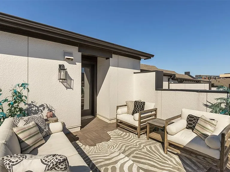 916 W Peach St — Photo 26