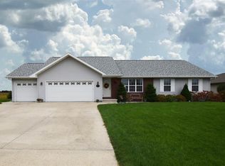1603 Scenic Ln, Luxemburg, WI 54217