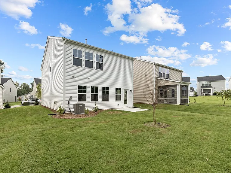 2203 Cape May Ln — Photo 32