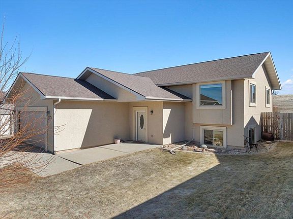 2nd image of 650 Yukon Way