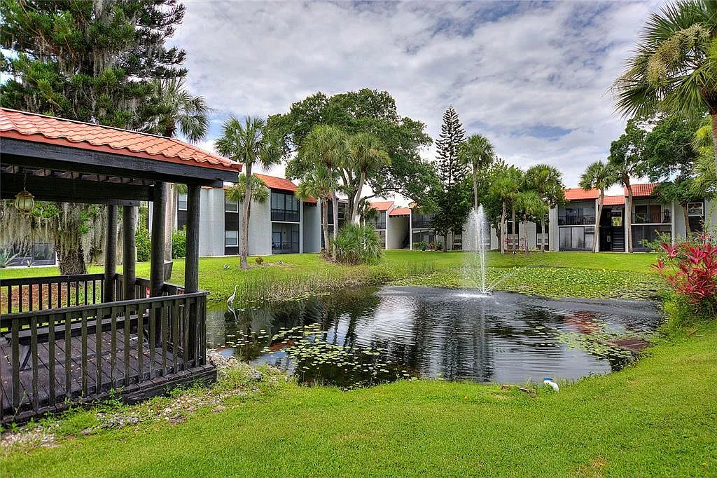 2 bed, 964 sqft, $2,000 — Photo 3
