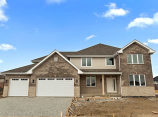 8221 Stanley Trl, Frankfort, IL 60423