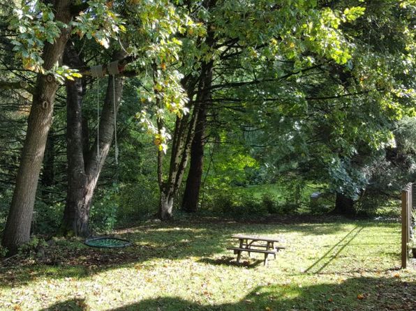 1930 Mahon Ave, North Vancouver, BC V7M 2T5