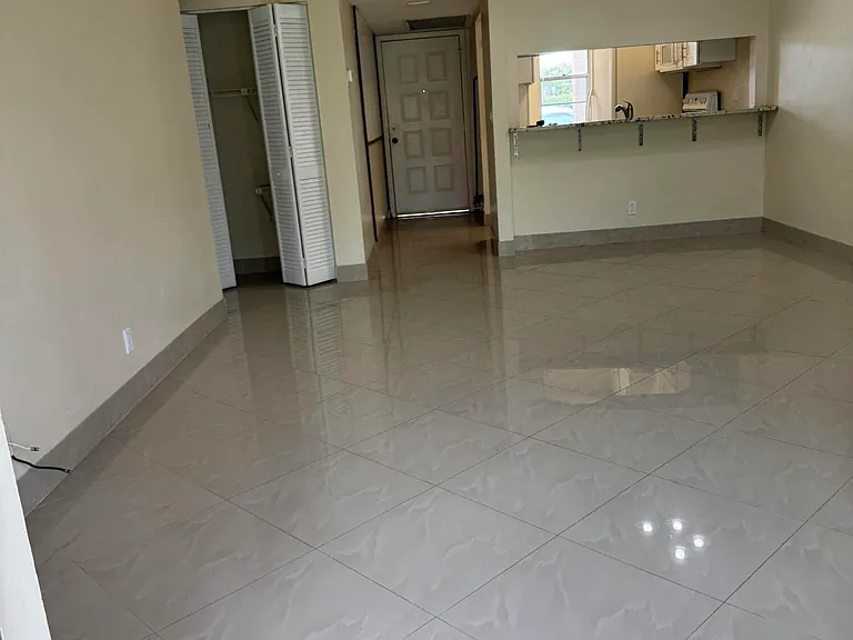 9921 Three Lakes Cir #9921 — Photo 25