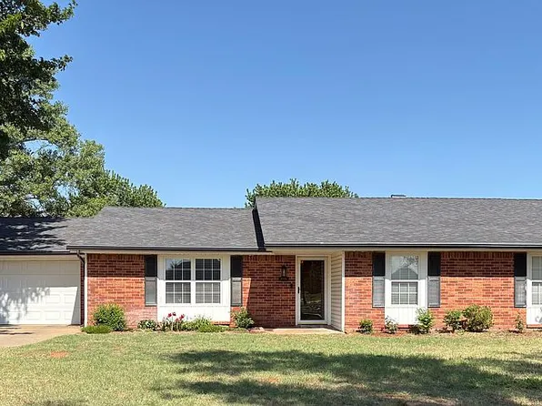 10058 Lark Rd, Weatherford, OK 73096
