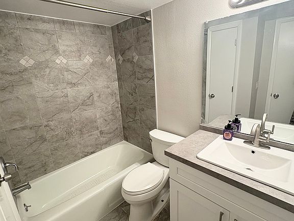5th image of 4906 Victoria Dr APT 112