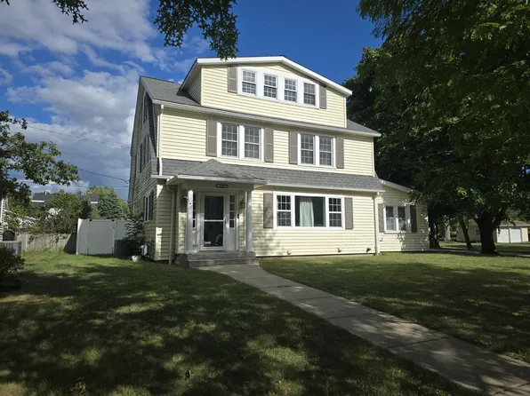218 Michigan Ave, Sturgis, MI 49091