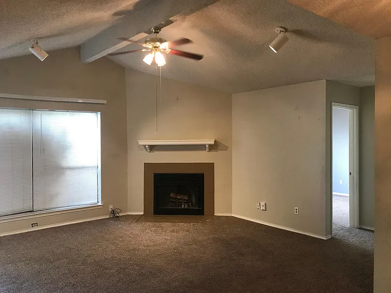 9913 Plainfield Dr — Photo 6