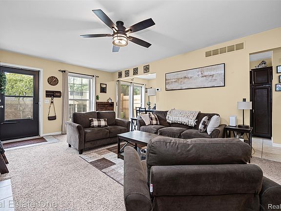 5th image of 7736 Lake Ridge Dr