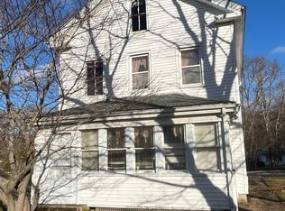 93 S Broad St, Pawcatuck, CT 06379