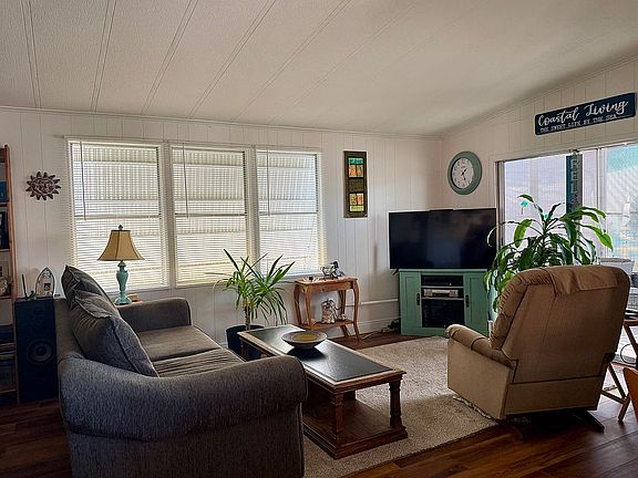 4th image of 20 Luana Ct