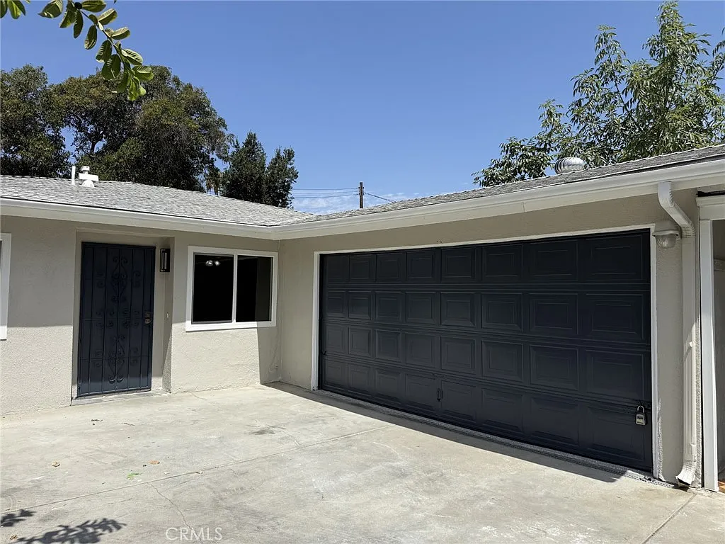 4 bed, 1400 sqft, $2,950 — Photo 2