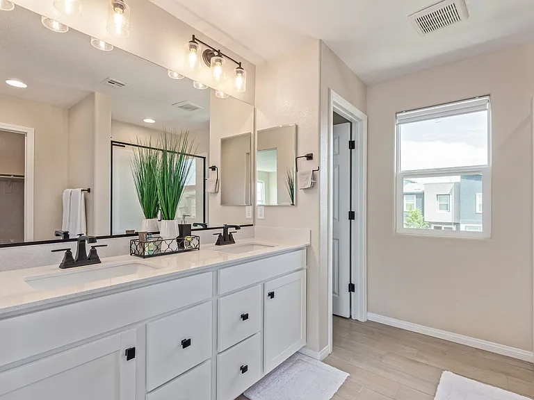 10212 Starlit Canyon Ct — Photo 16