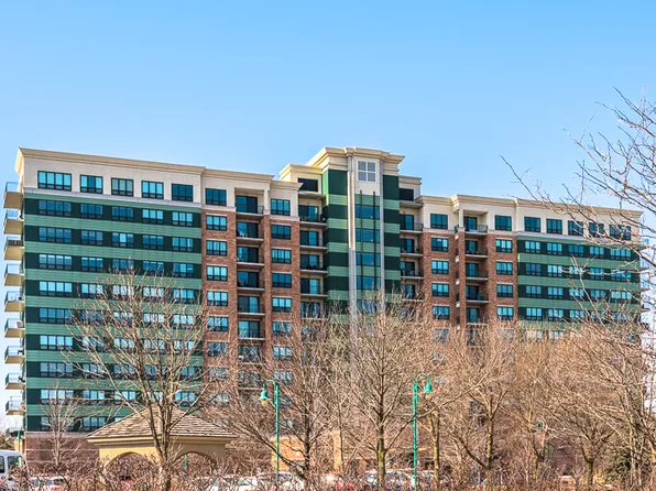 6420 Double Eagle Dr Unit 1110, Woodridge, IL 60517