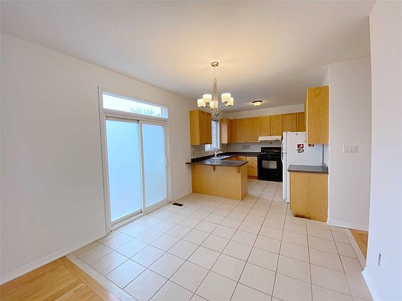 4th image of 25 Nichols Blvd
