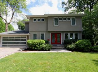 44 Douglas Dr, Cresskill, NJ 07626