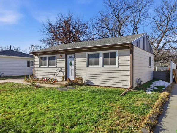 1231 N 55th St, Lincoln, NE 68504