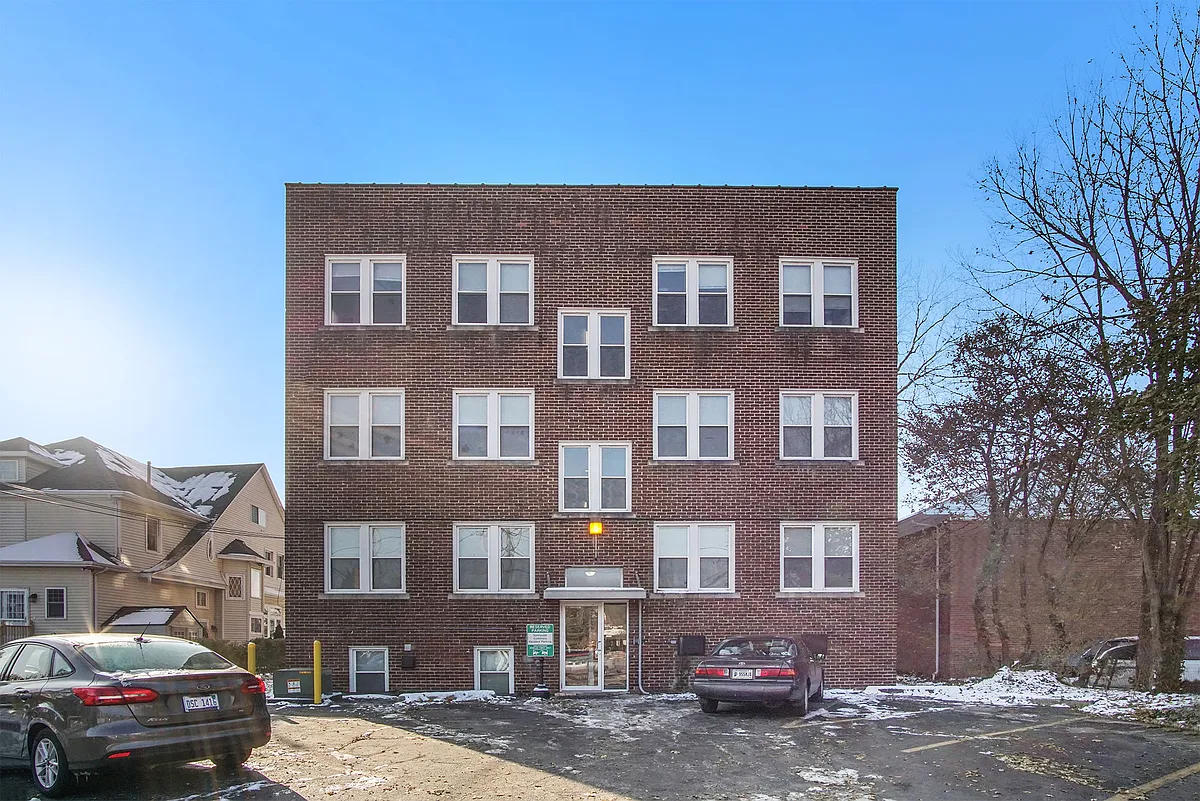 Building Photo - 1009 E Jefferson Blvd