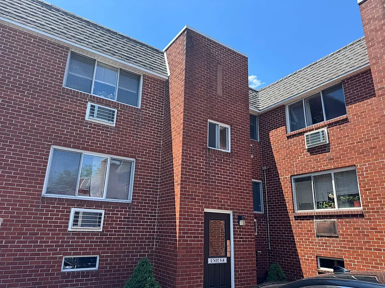203 E Chestnut Street — Photo 1