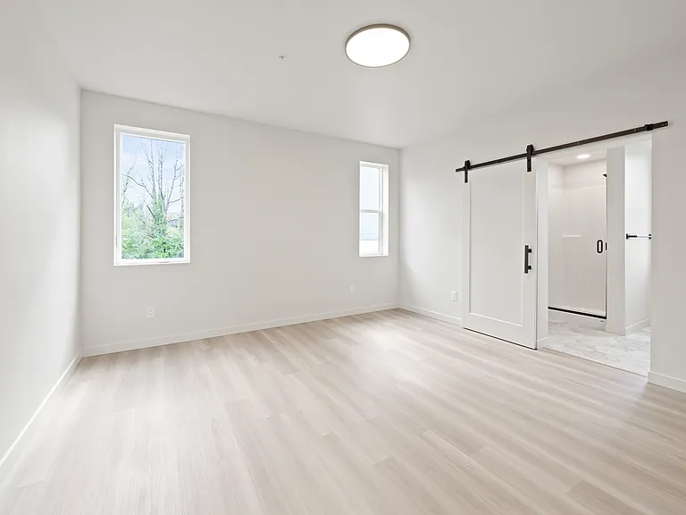 7044 SW Gonzaga St #301 — Photo 11