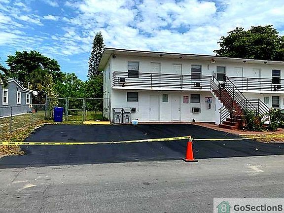 3rd image of 840 NW 5th Ave #2