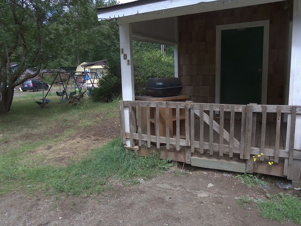 1st image of 101 NE Steelhead Dr S