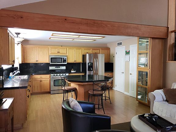 2nd image of 1054 Yellowstone Dr