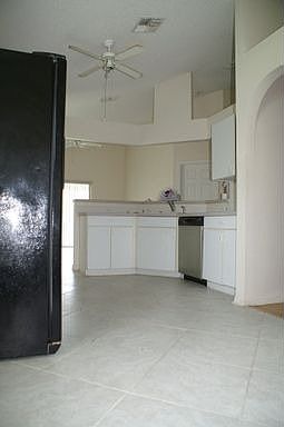 4th image of 2308 Holland St