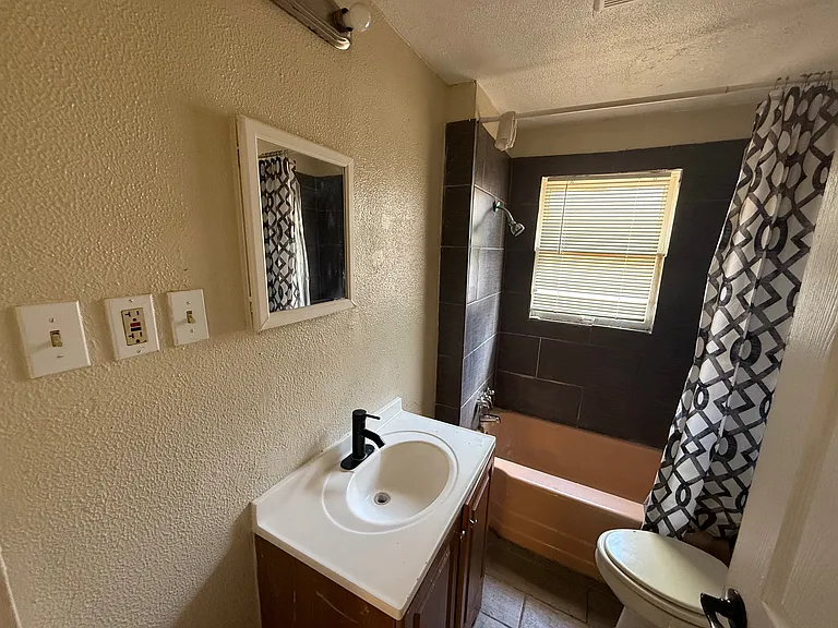 3710 Guaranty St — Photo 4