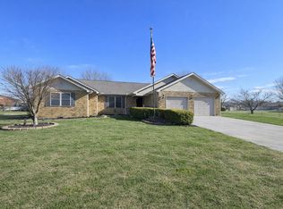 105 Ridgefield Dr, Dandridge, TN 37725