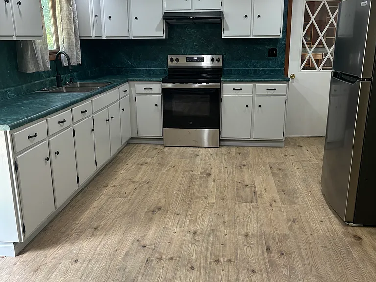 221 Zenith Rd — Photo 14