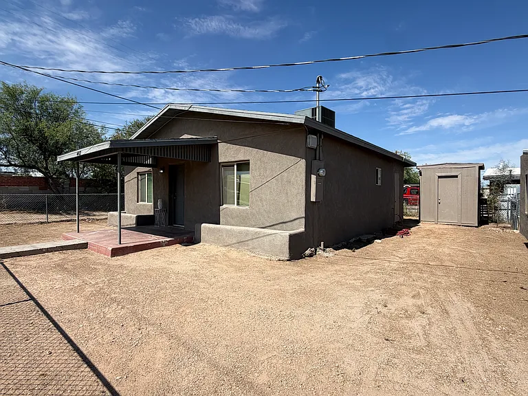 4402 S 3rd Ave — Photo 1