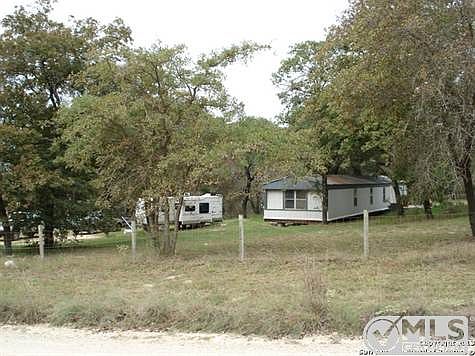 3rd image of 238 Flores Oaks Dr
