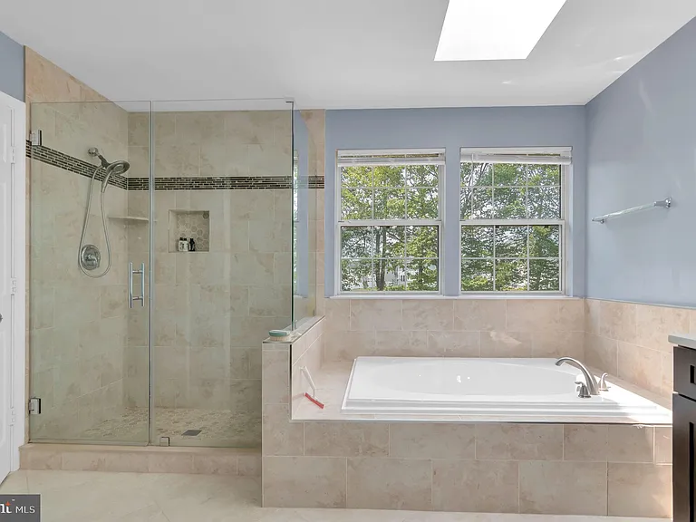 15704 Beau Ridge Dr — Photo 42