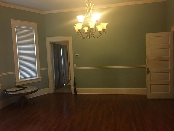 5th image of 215 E Main Cross St