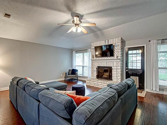 2nd image of 318 Sorrelwood Dr