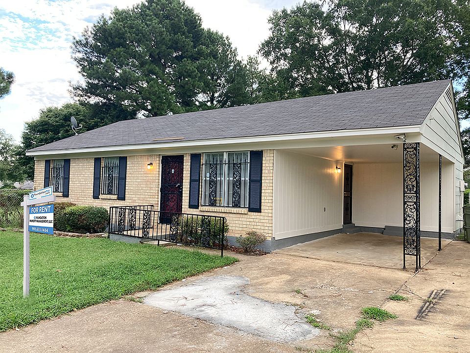 1st image of 109 W Byfield Dr