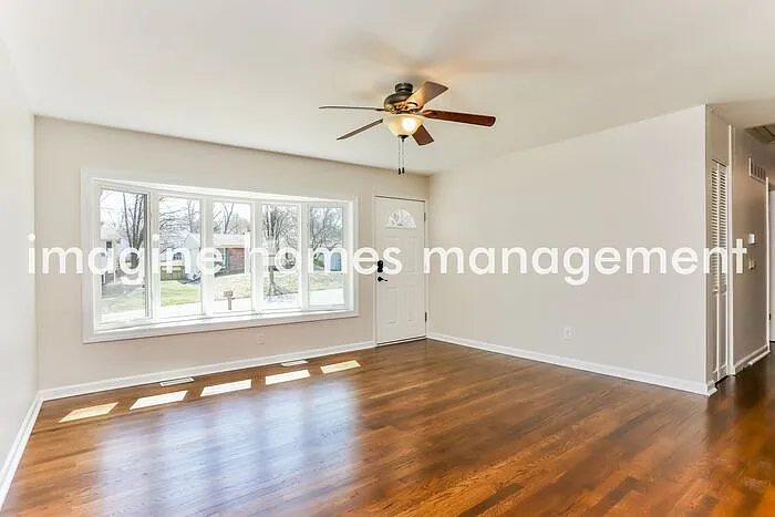 Building Photo - 1117 Burgundy Ln