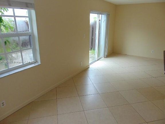 3rd image of 1774 SW 81st Ter #1-37
