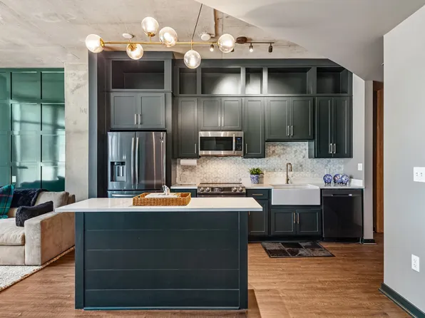 600 12th Ave S APT 902, Nashville, TN 37203