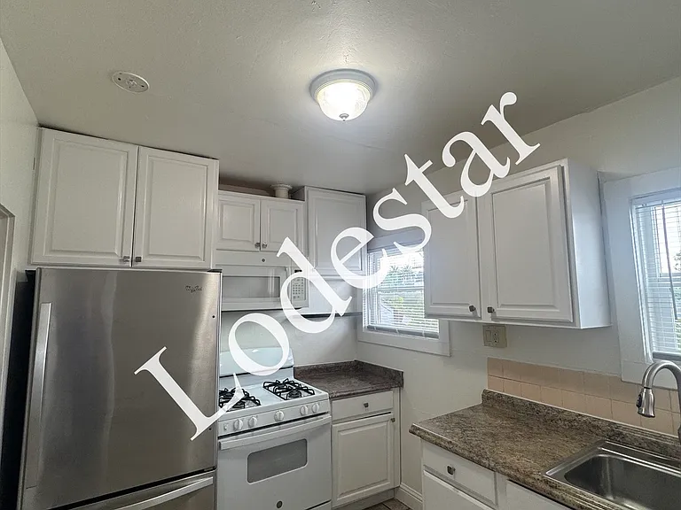 302 Carolina St #C — Photo 13