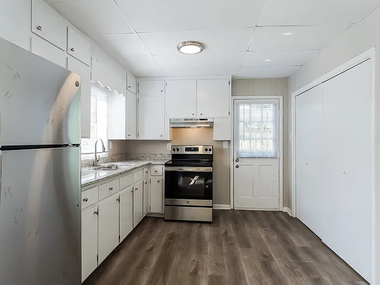 1548447_020_kitchen_12972314.jpg